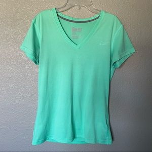 Nike Dri-fit women’s mint green teal regular fit v-neck workout top size Small